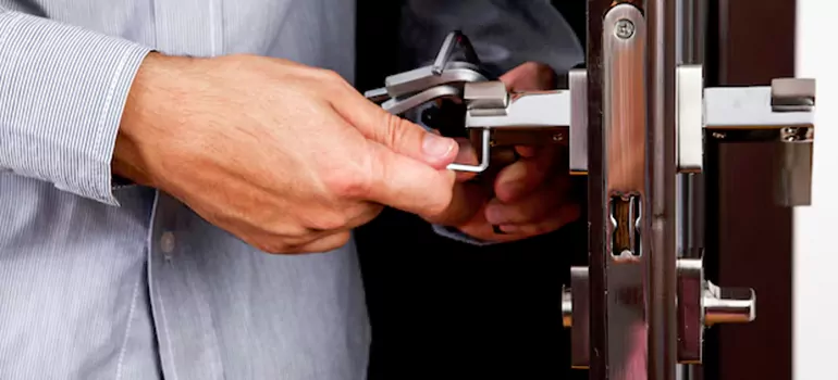 Local Multi Point Door Installation Experts in Oakleaf Plantation, FL