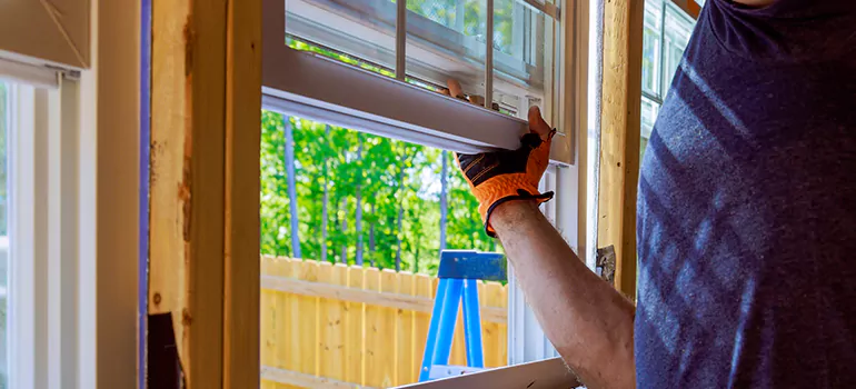 >Bay Window Curtain Rail Track in Oakleaf Plantation, FL
