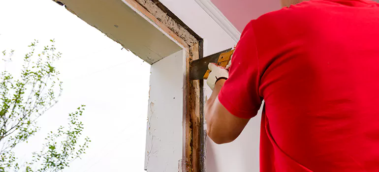 Residential Accordion Door Repair in Oakleaf Plantation, FL